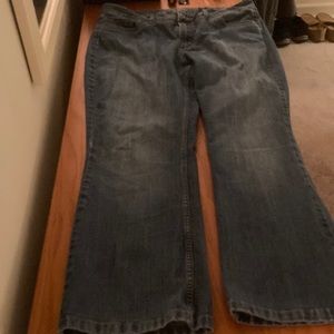 Riders by Lee; women’s 16P medium wash; 27 1/2” inseam; slight boot cut